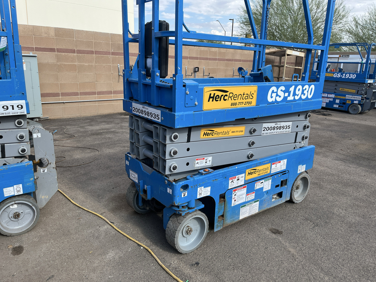 2019 Genie GS-1930