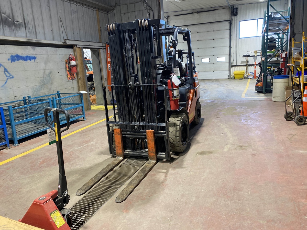 2021 Toyota 8FGU30-2