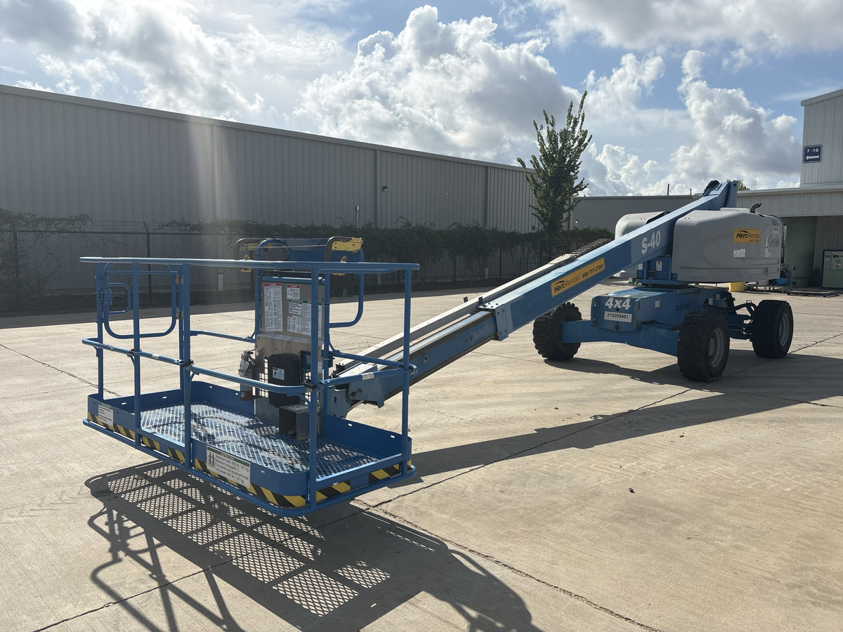 2017 Genie S-40