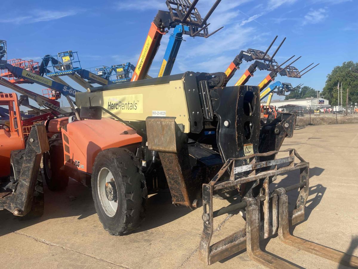 2018 JLG 1255