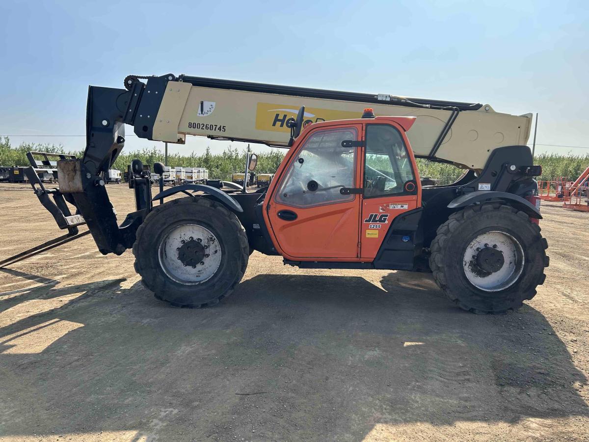 2019 JLG 1255