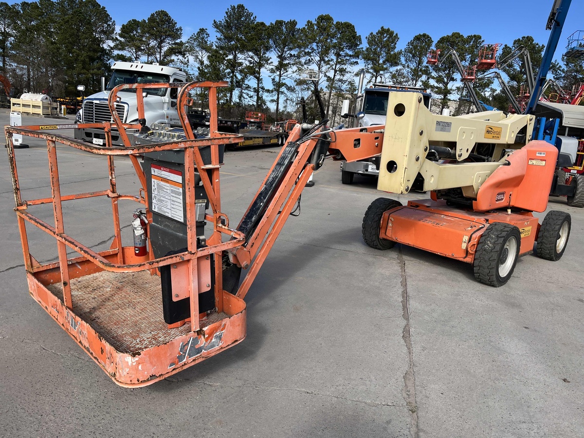 2016 JLG E450AJ-6