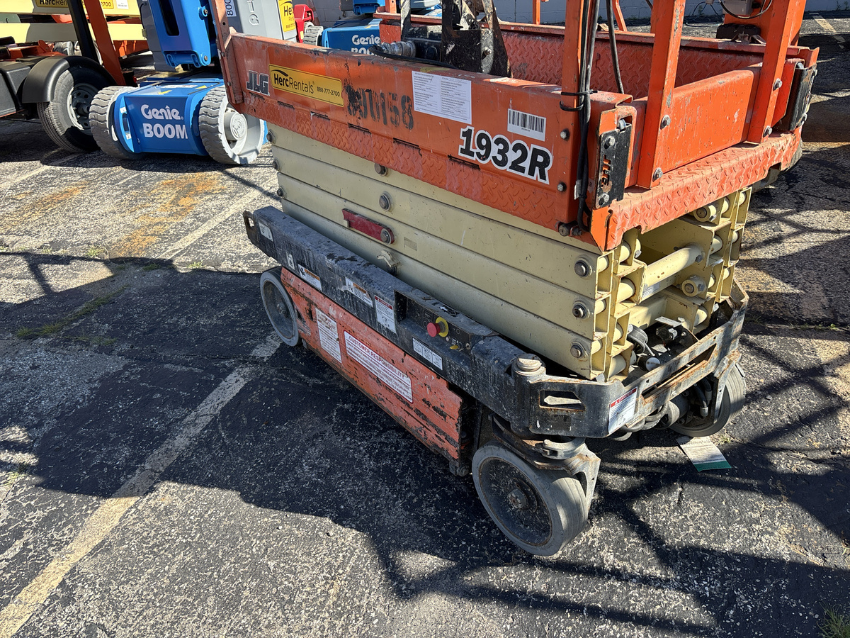 2019 JLG 1932R-6