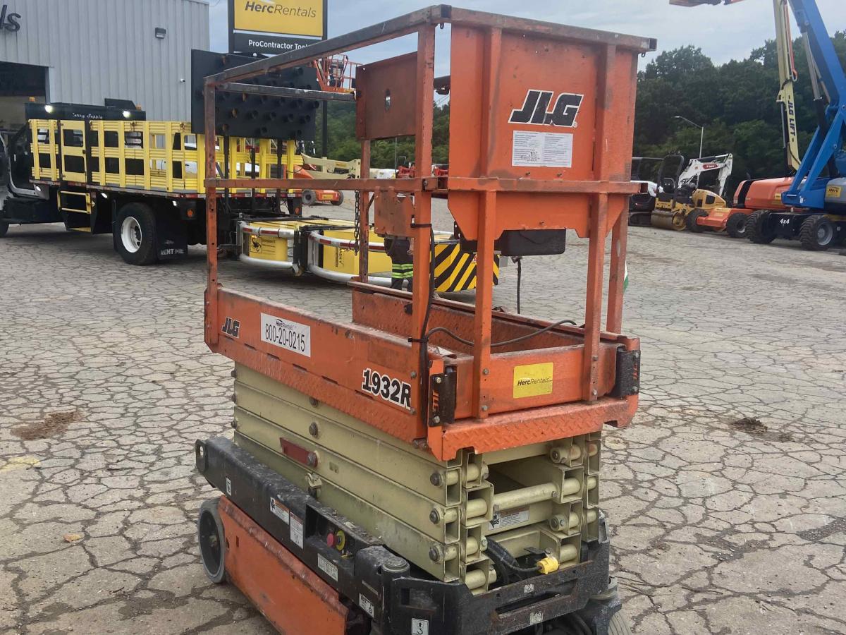 2018 JLG 1932R