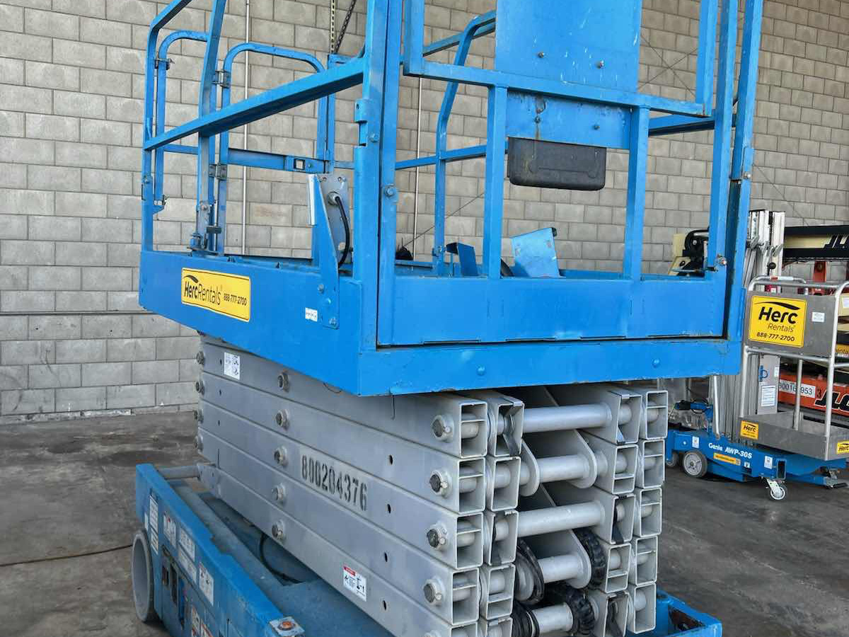 2018 Genie GS-4047