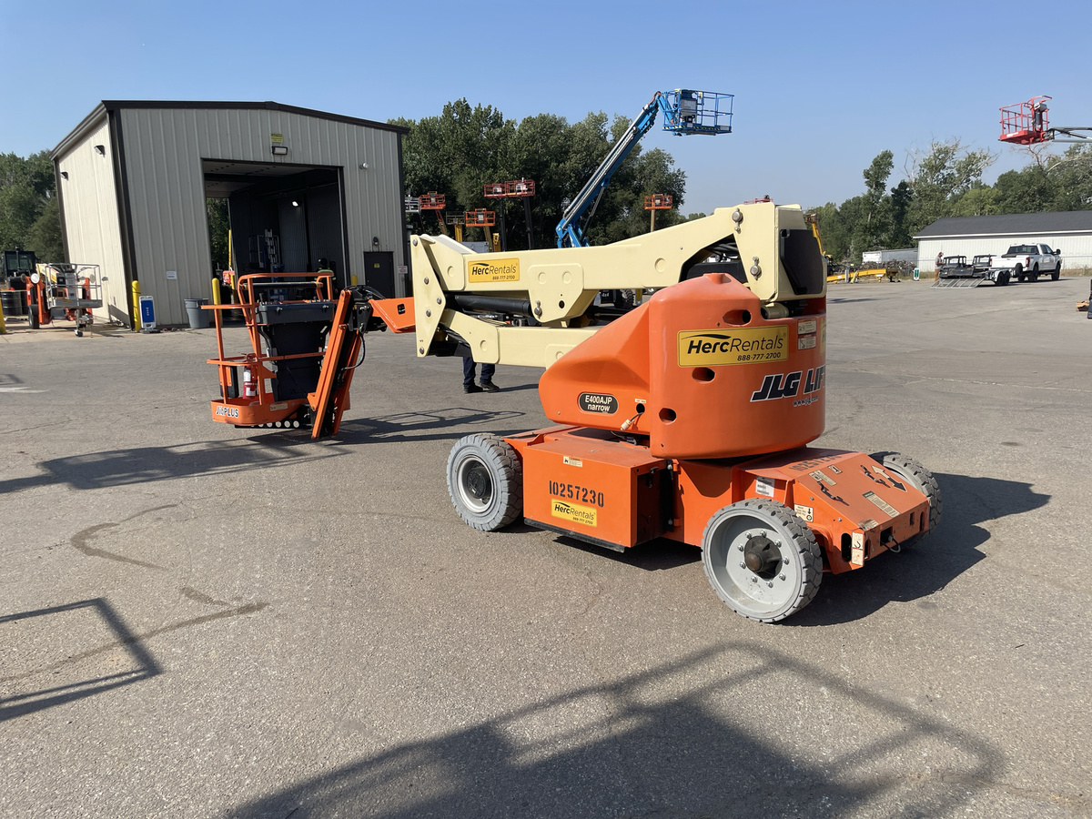 2018 JLG E400AJPN