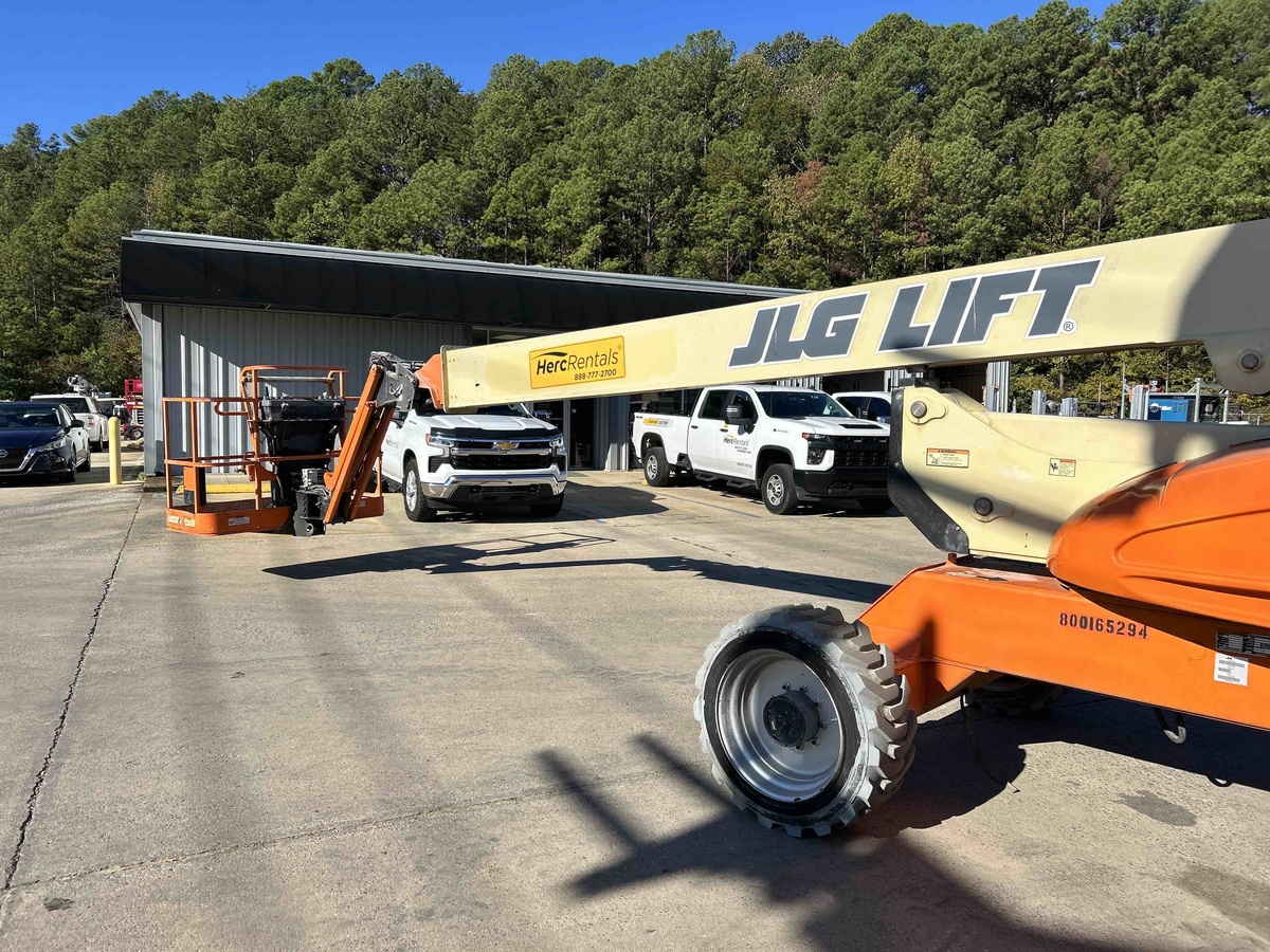 2017 JLG E600J-5