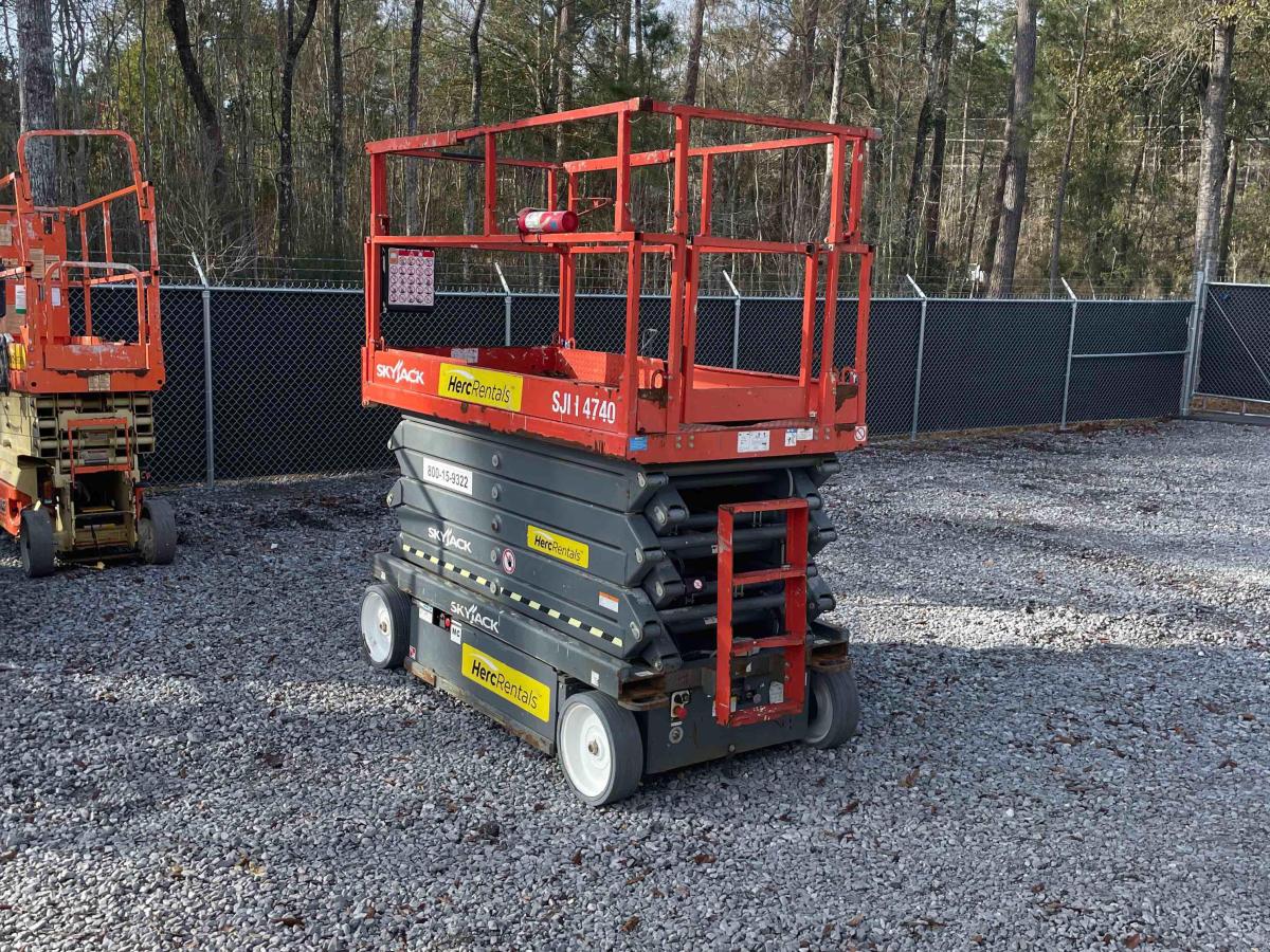 2017 Skyjack SJ4740