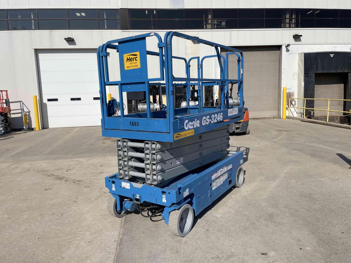 2013 Genie GS-3246