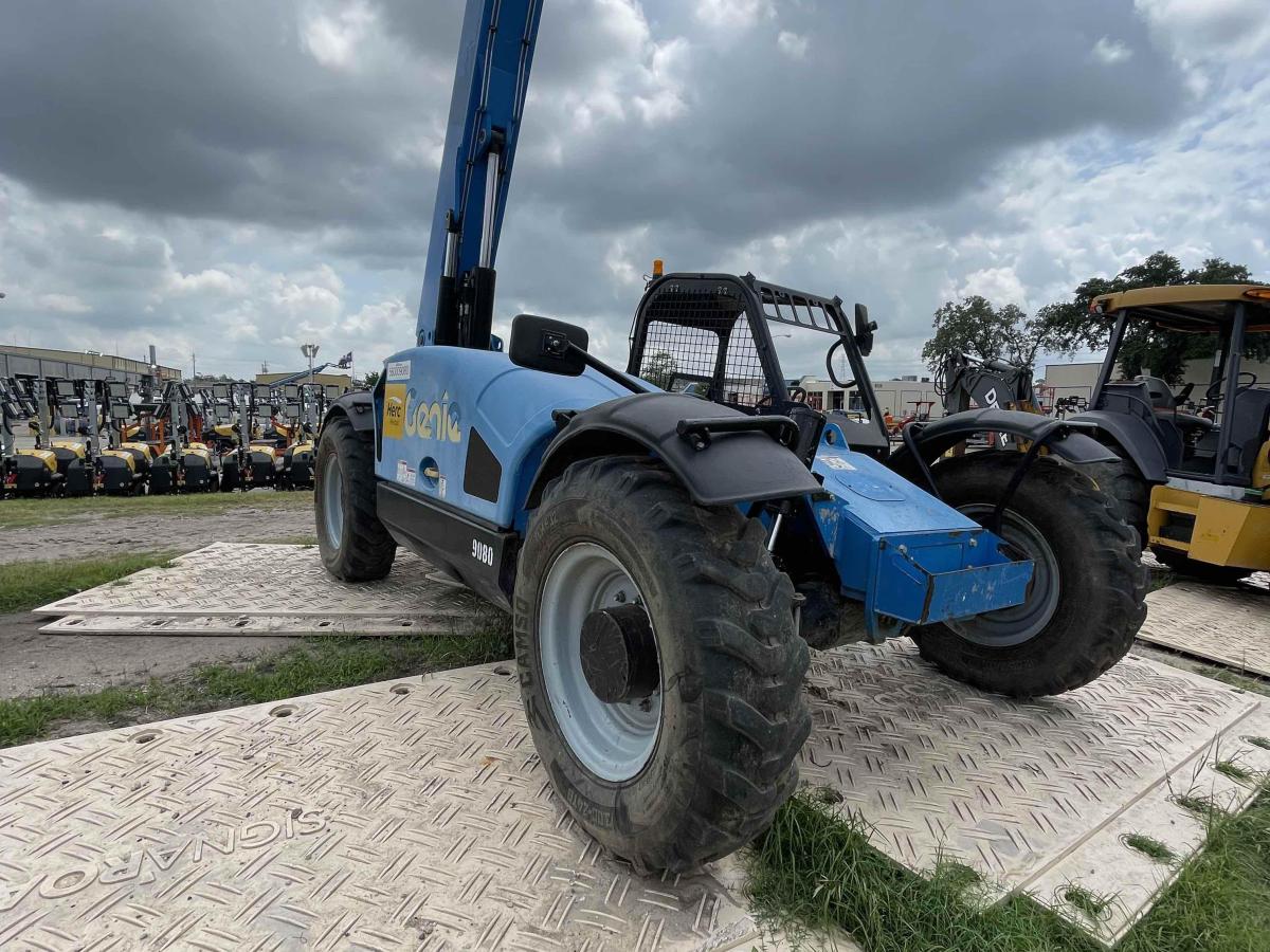 2018 Genie GTH 844