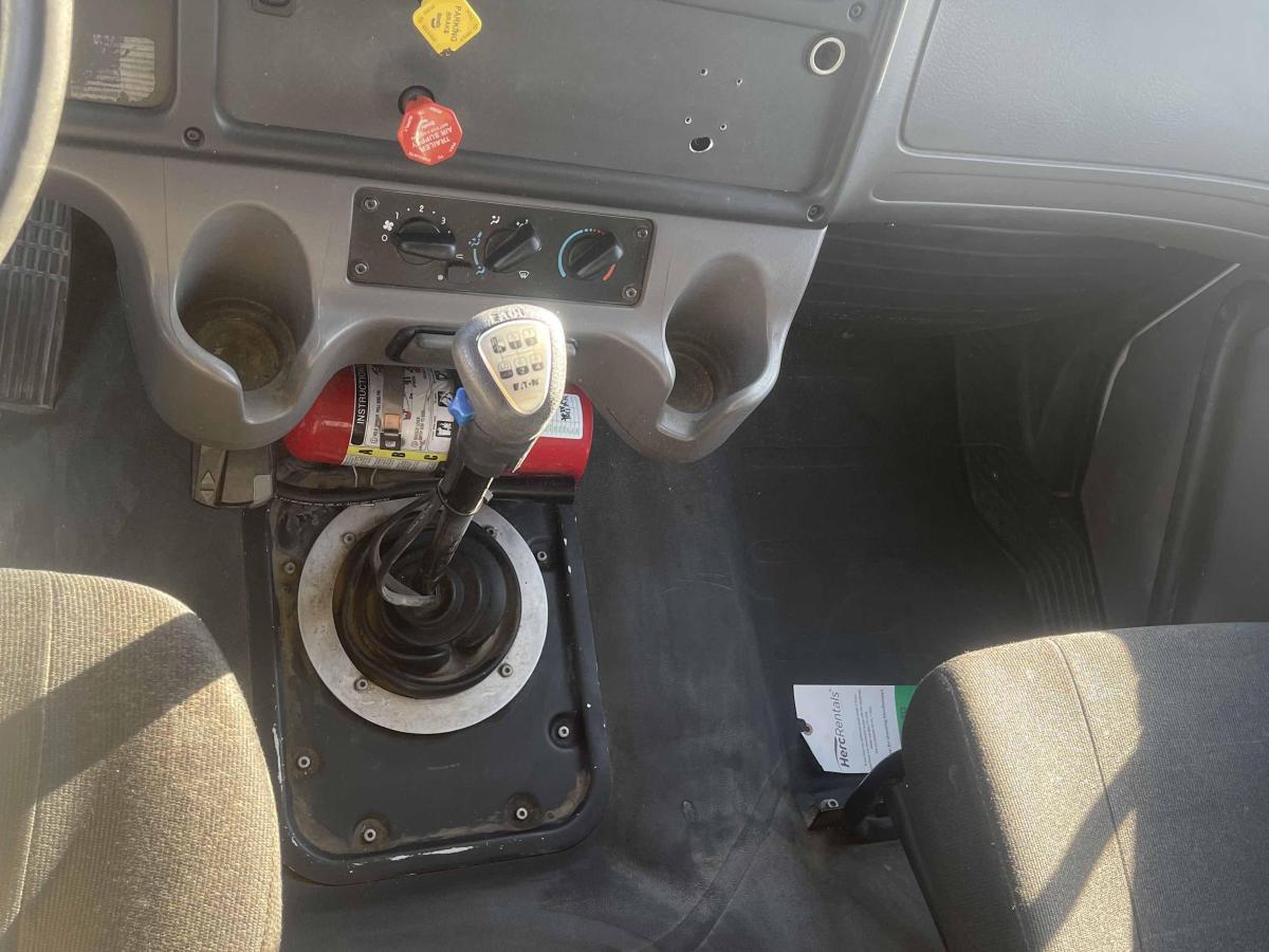 2015 Freightliner M2106-3