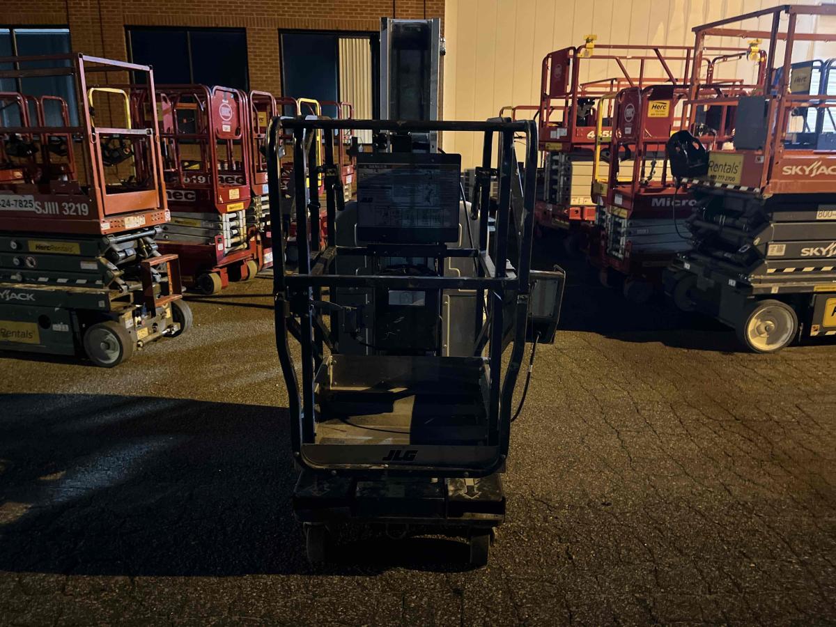 2018 JLG 20MVL