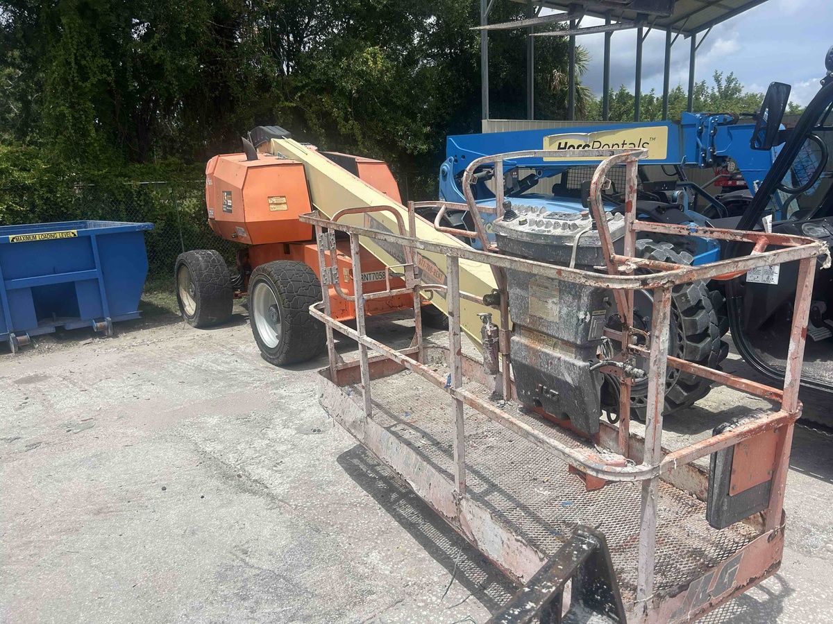 2017 JLG 600S-4