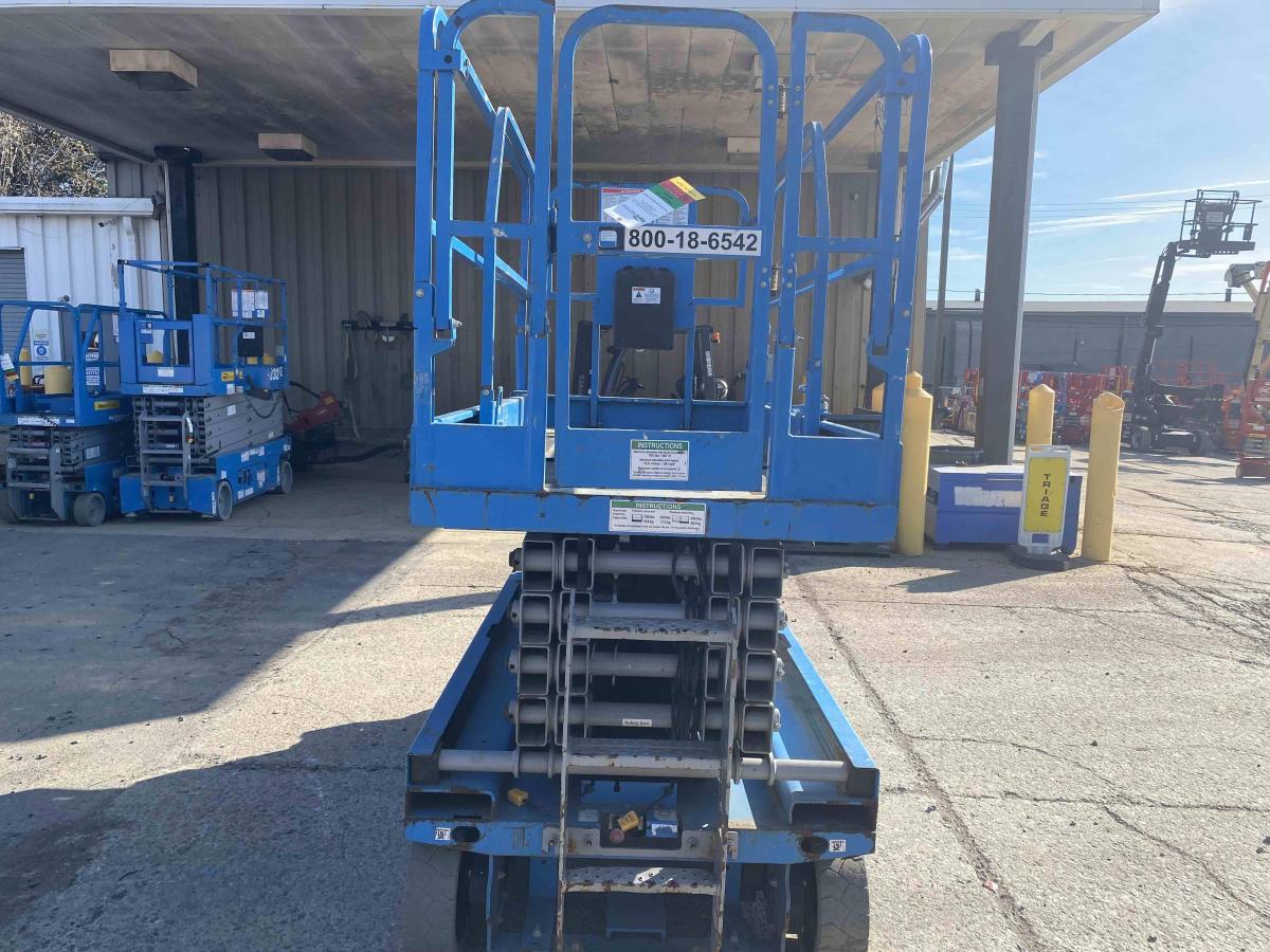2017 Genie GS-3246