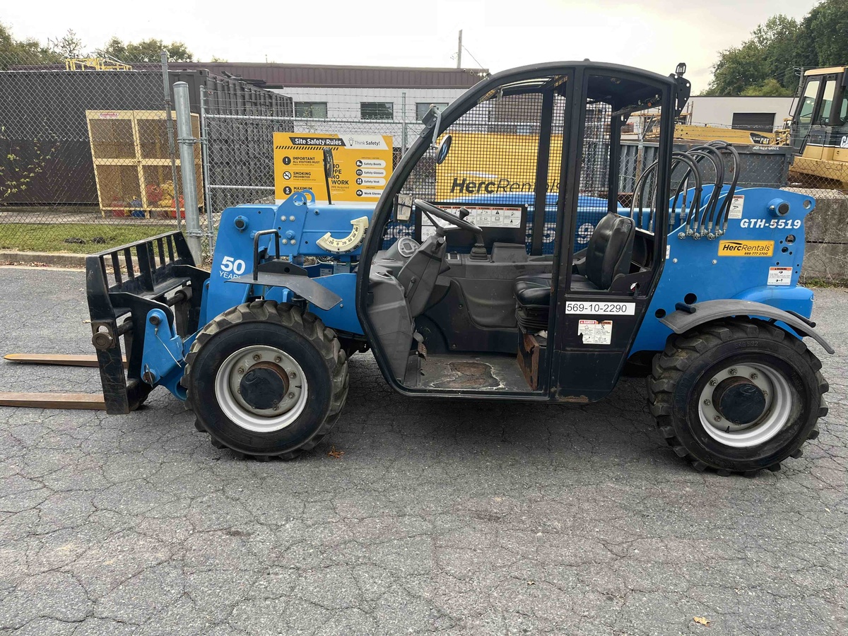 2017 Genie GTH-5519-2