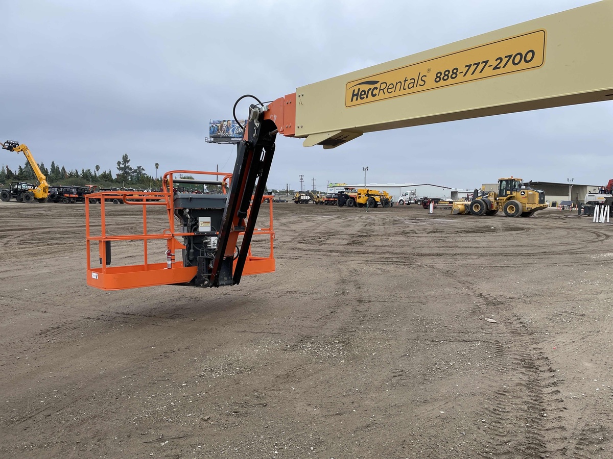 2018 JLG 660SJ-11