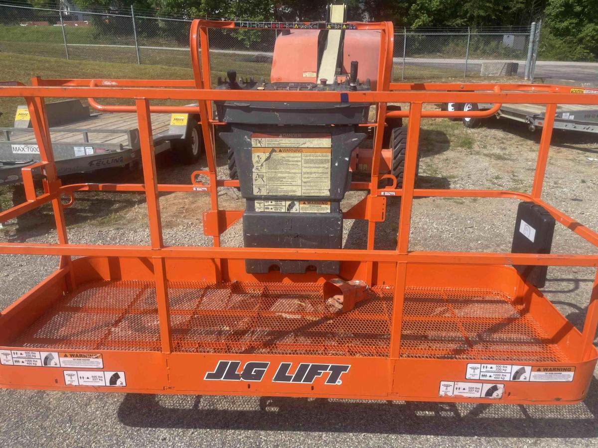 2016 JLG 400S