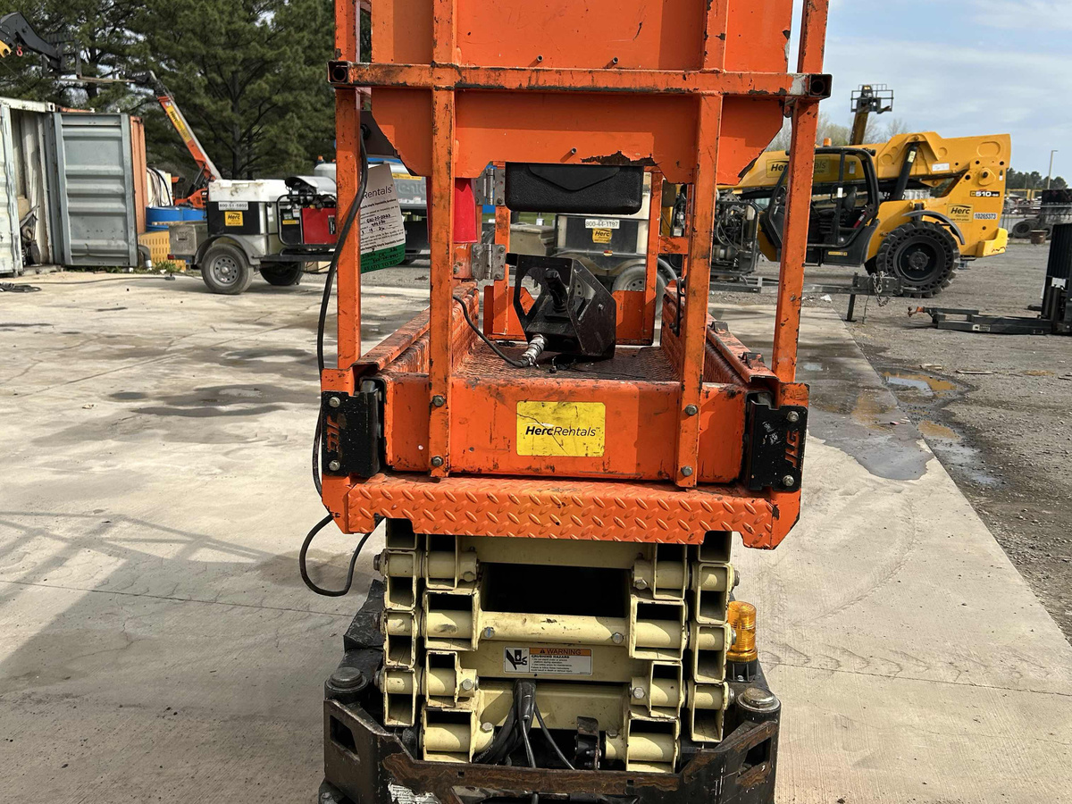 2018 JLG 1932R-4