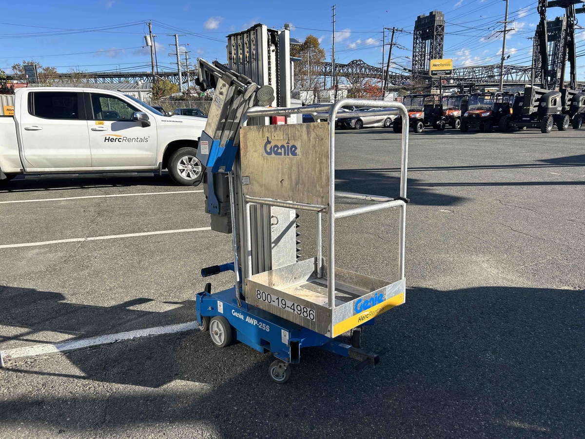 2018 Genie AWP-25S-4