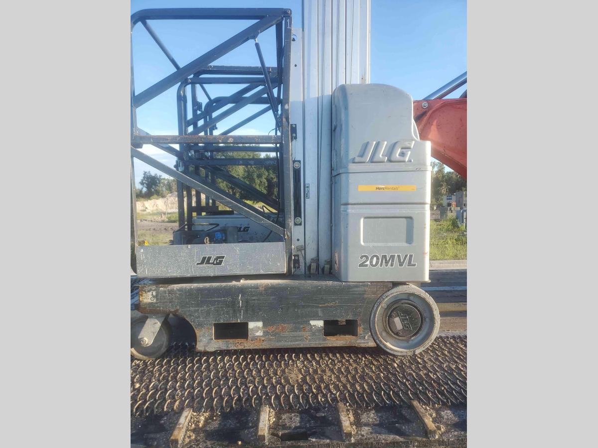 2016 JLG 20MVL