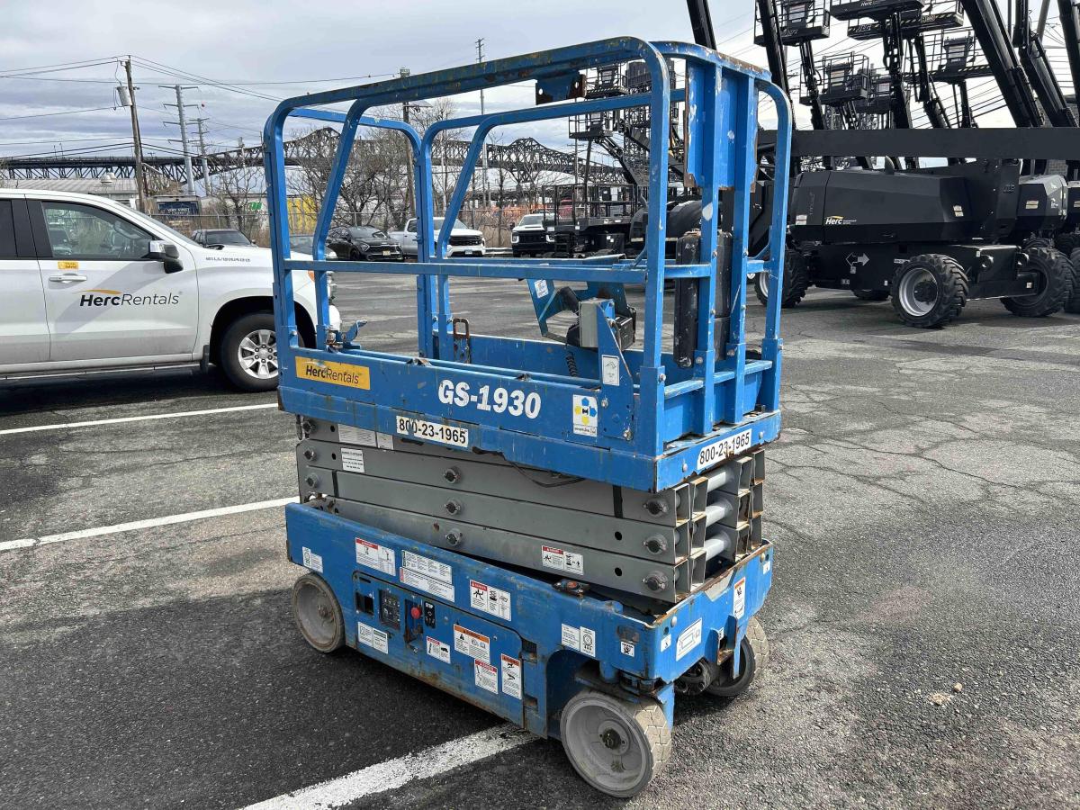 2018 Genie GS-1930