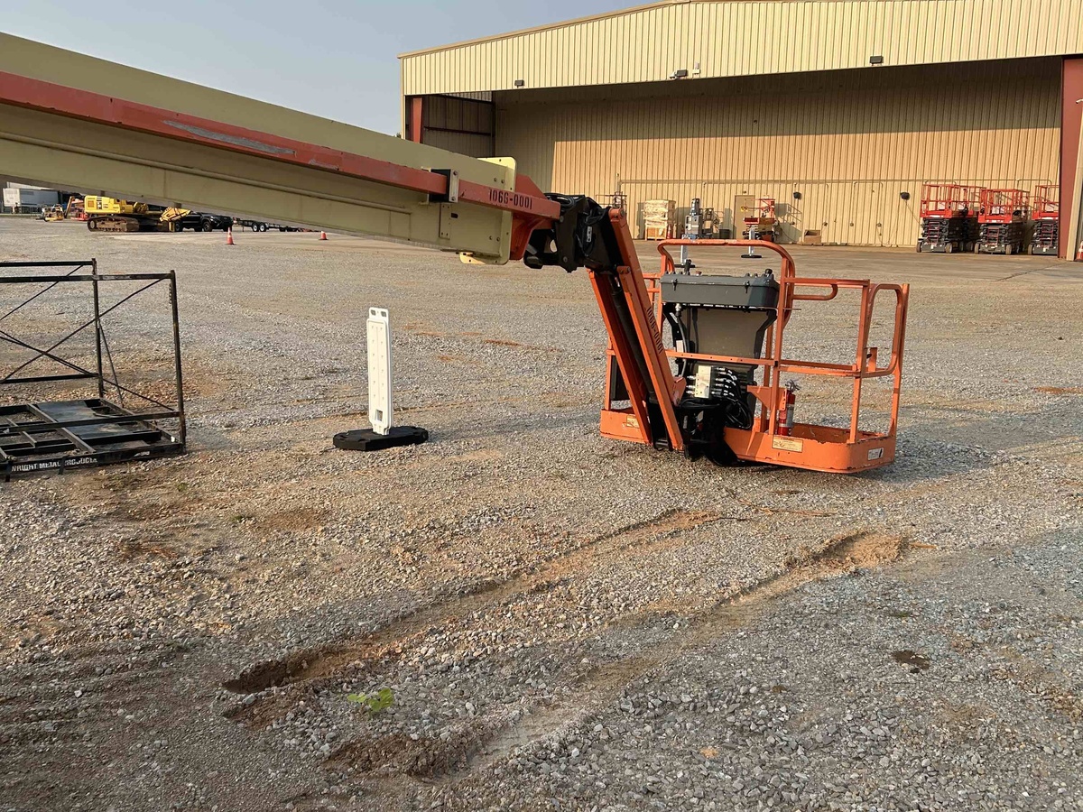 2016 JLG M600JP-2