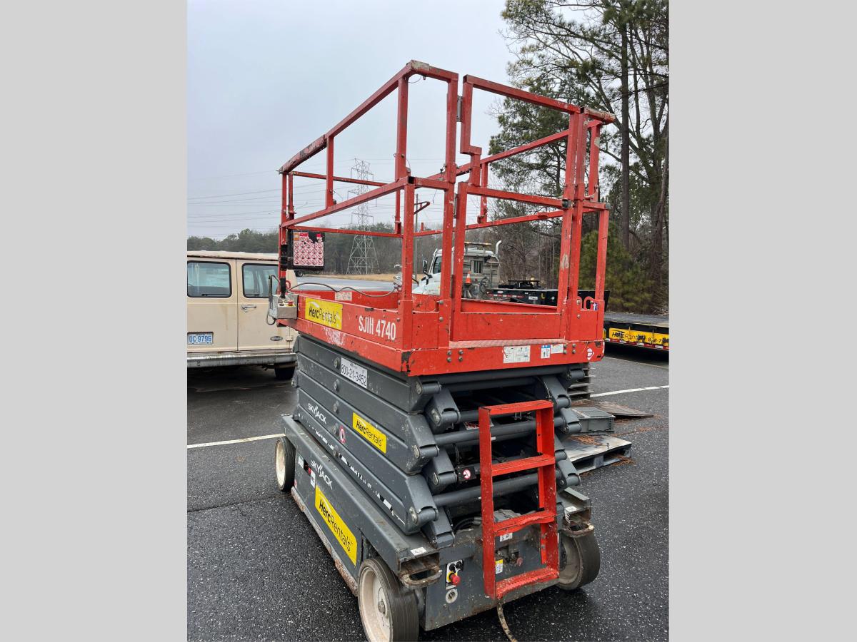 2018 Skyjack SJ4740