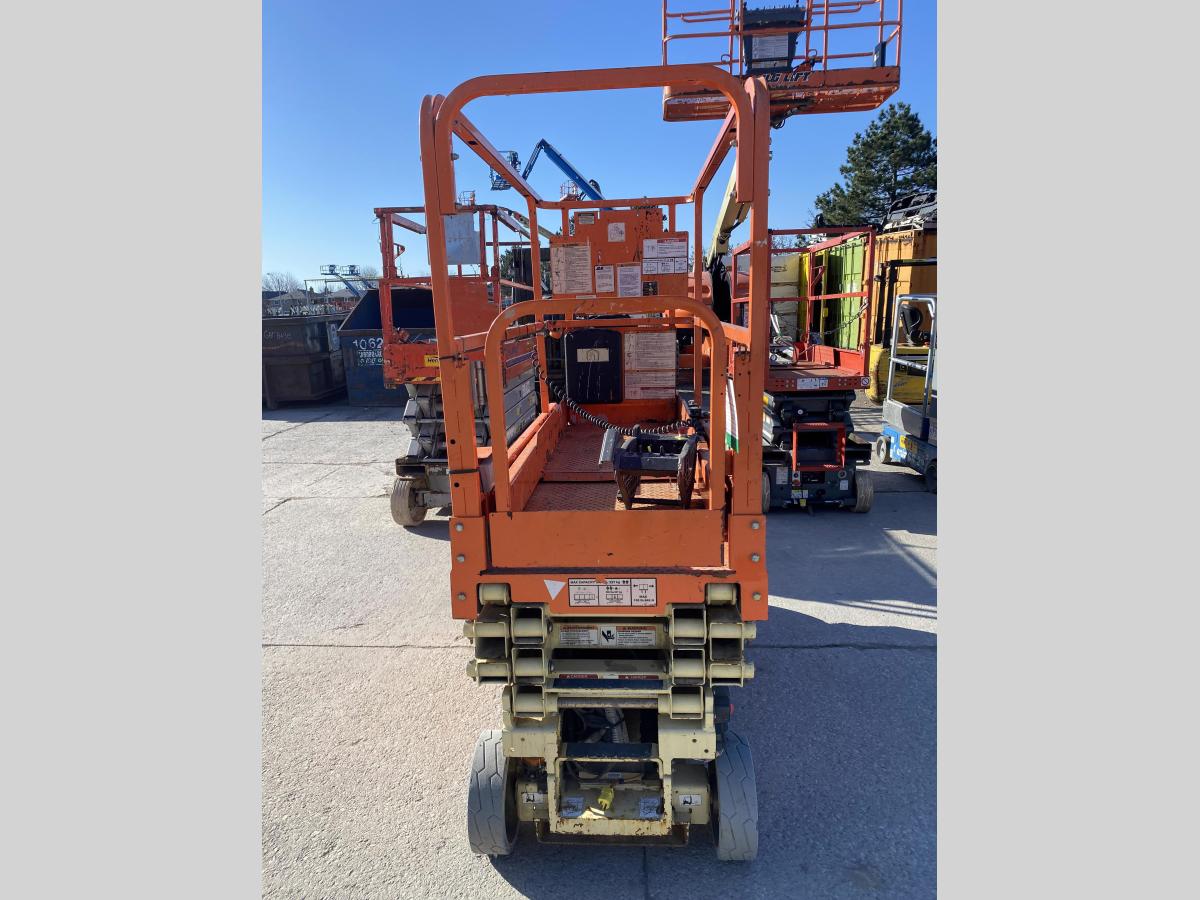 2017 JLG 1930ES