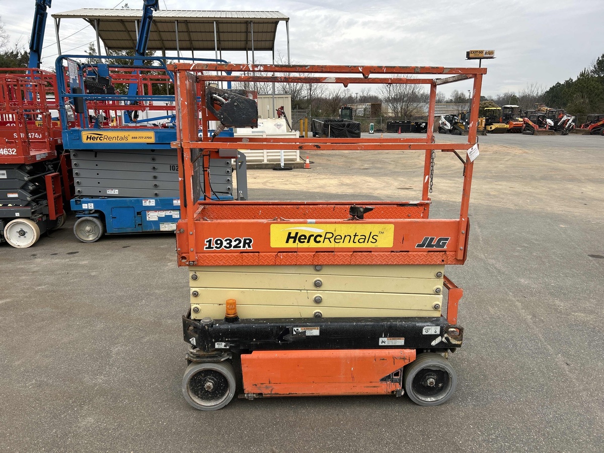 2018 JLG 1932R-2
