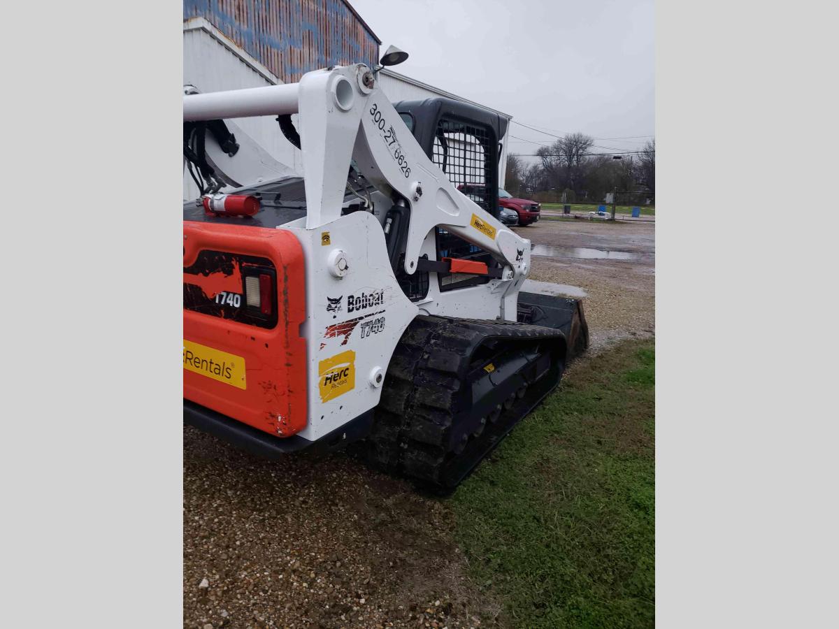 2020 Bobcat T740