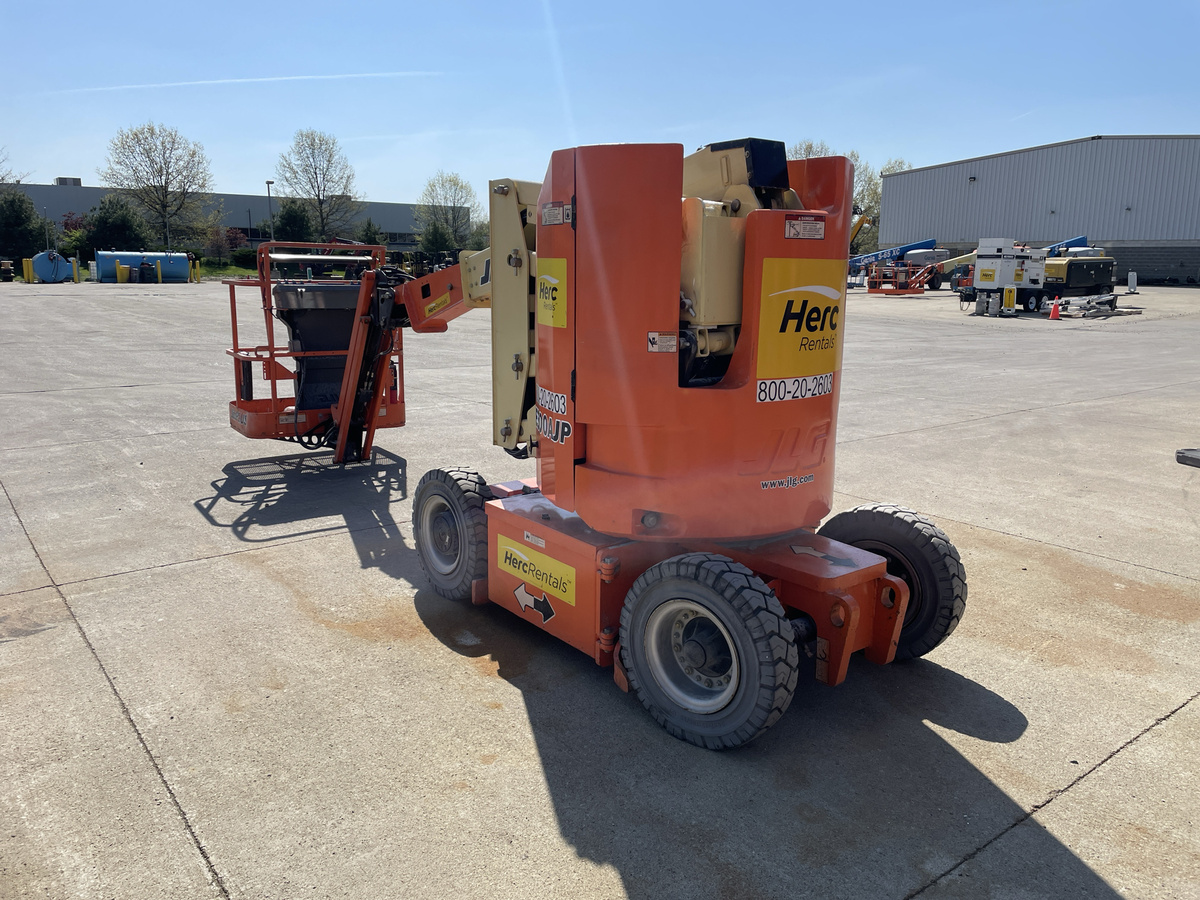 2018 JLG E300AJP-2