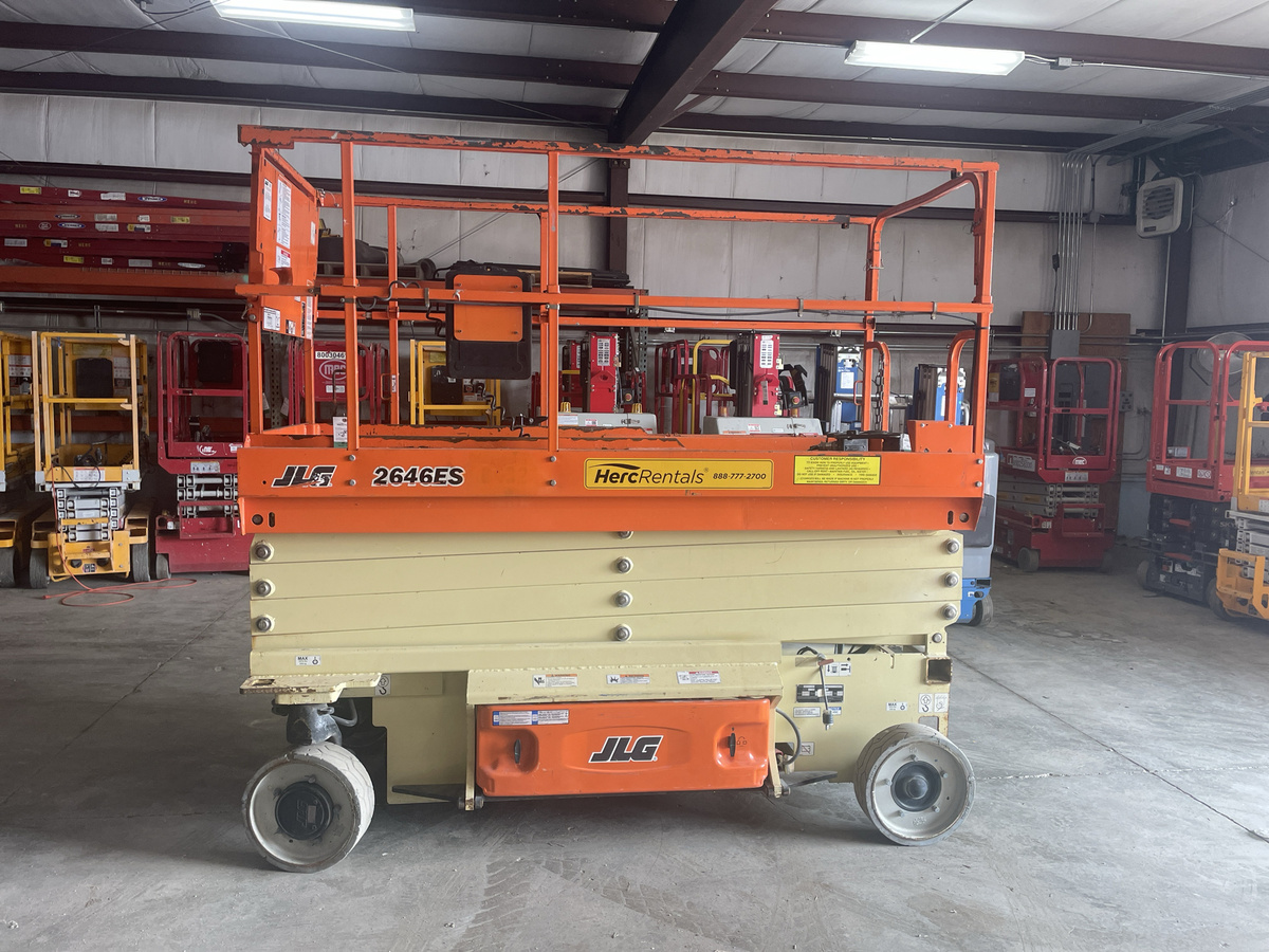 2019 JLG 2646ES