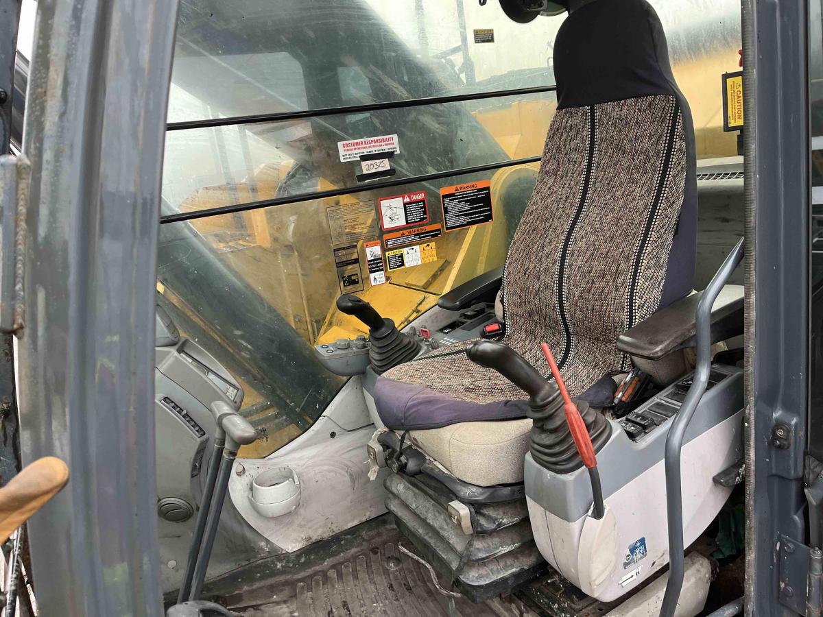 2019 John Deere 345GLC