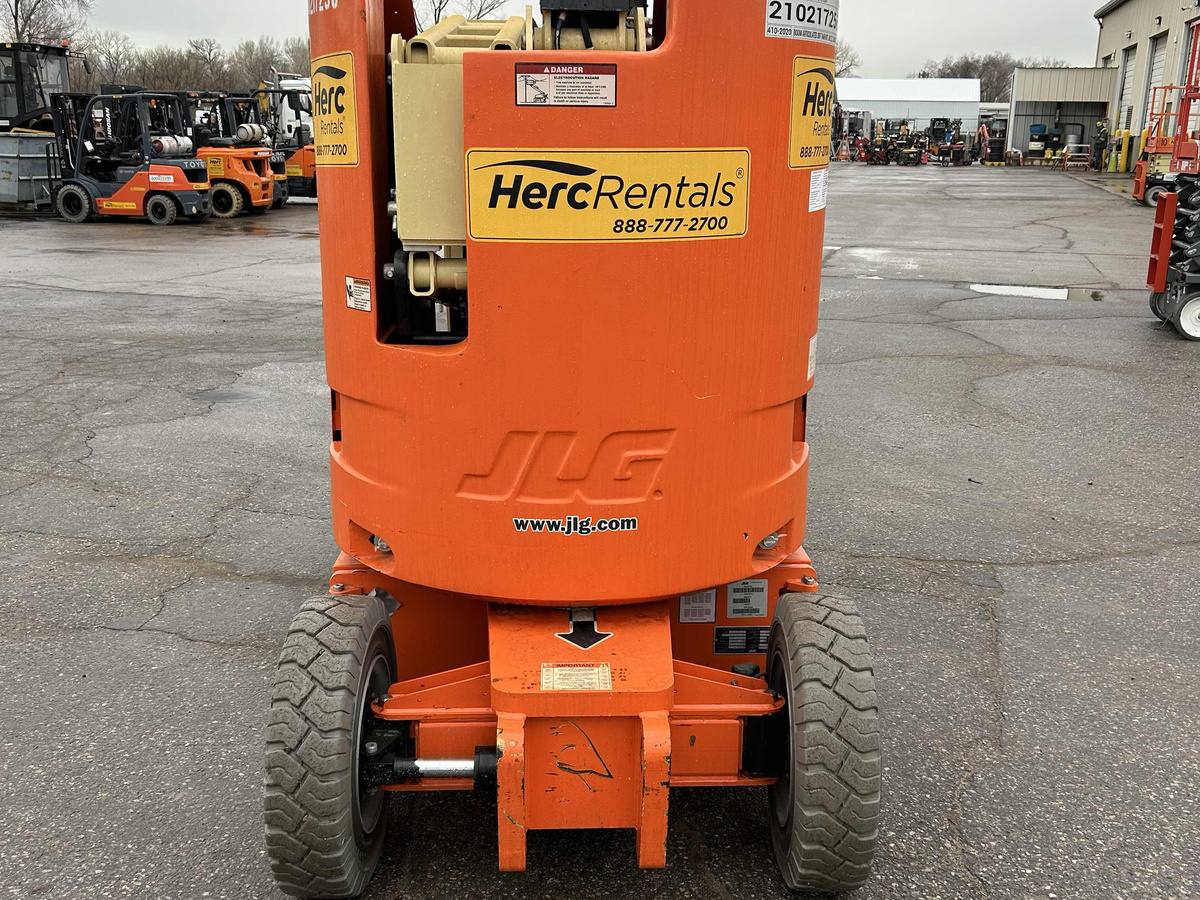 2017 JLG E300AJP-3