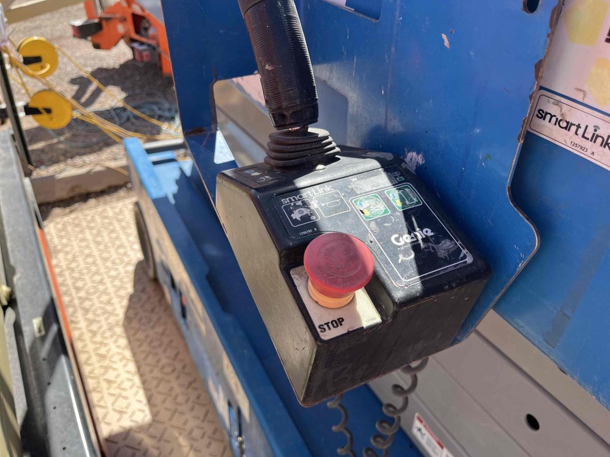 2017 Genie GS-4047