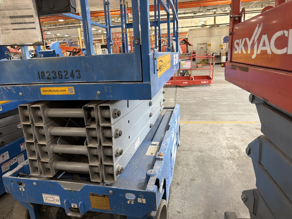 2018 Genie GS-3246-4