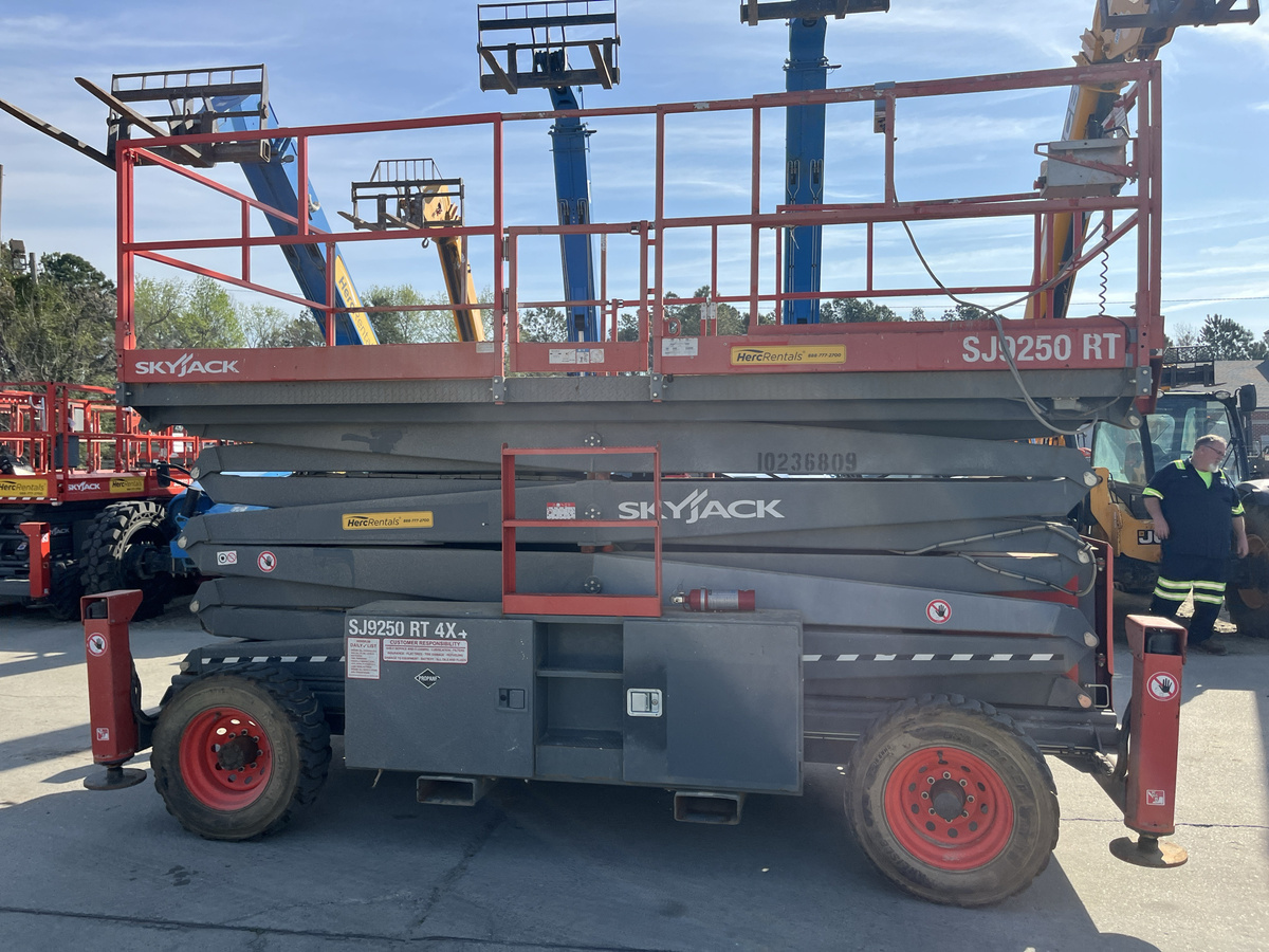 2017 Skyjack SJ9250 RT