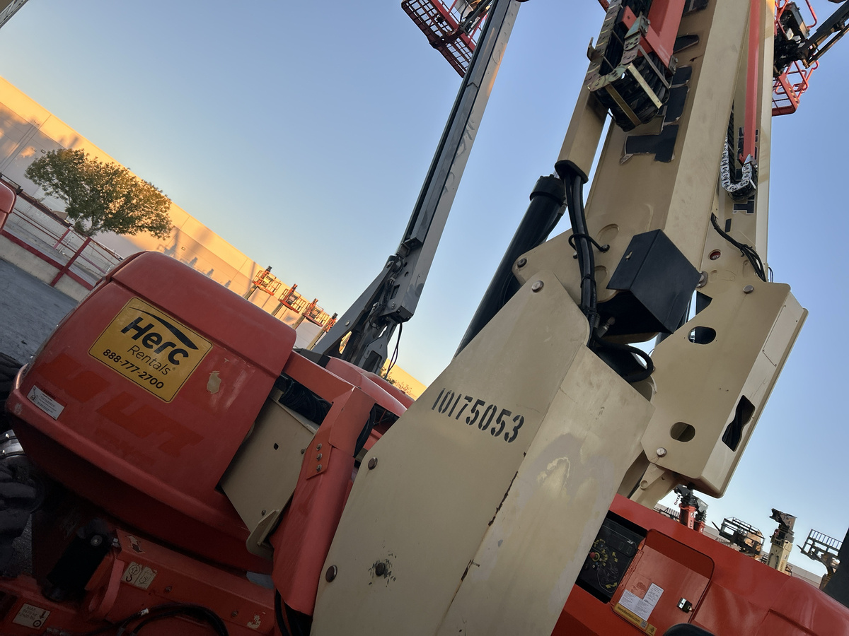2015 JLG 600AJN Narrow-8