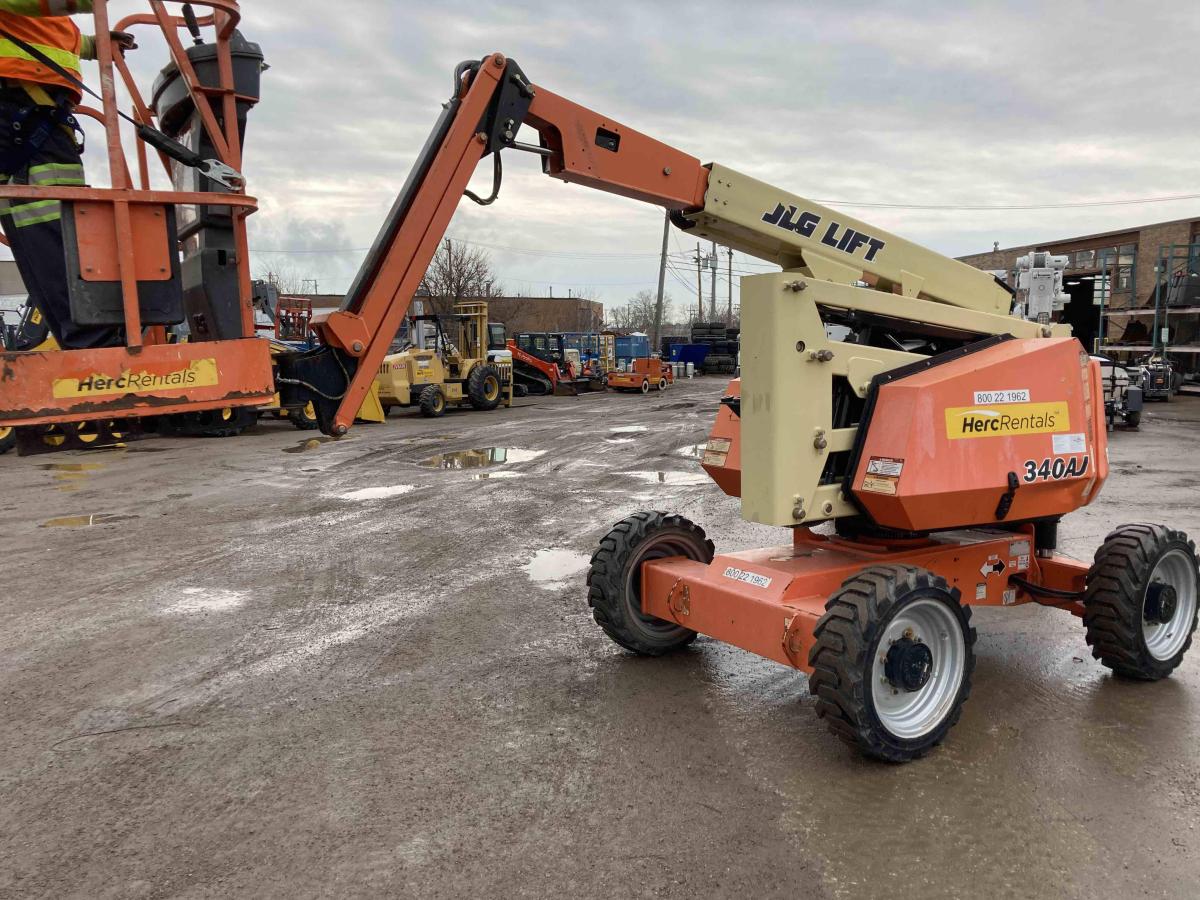 2018 JLG 340AJ