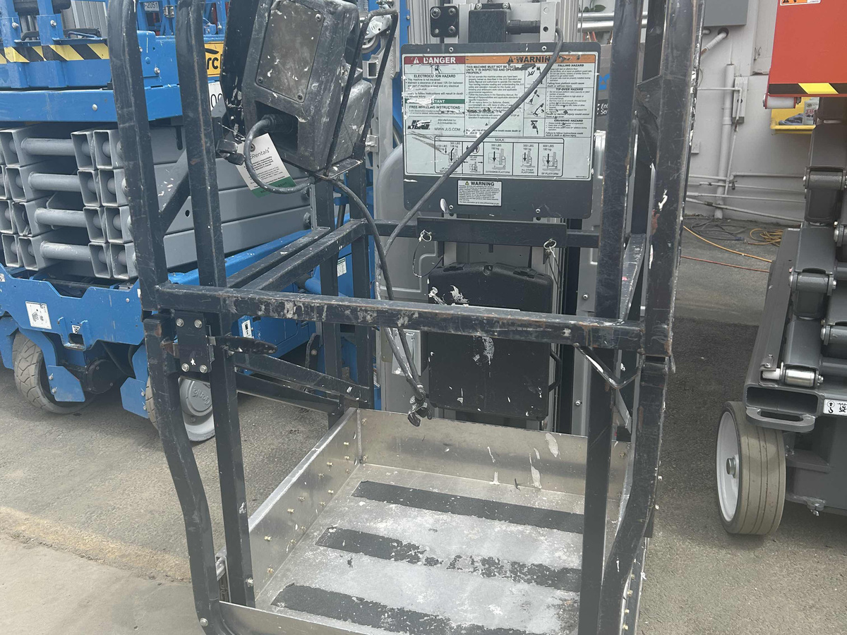 2020 JLG 20MVL-2