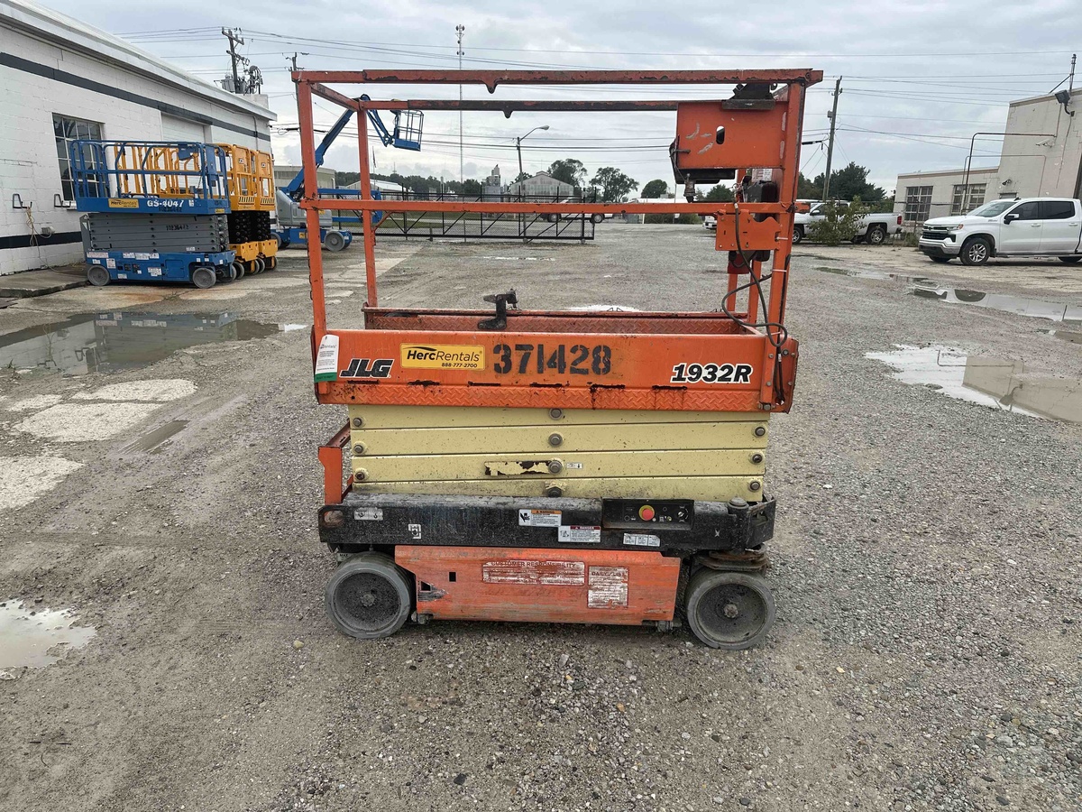 2017 JLG 1932R-1