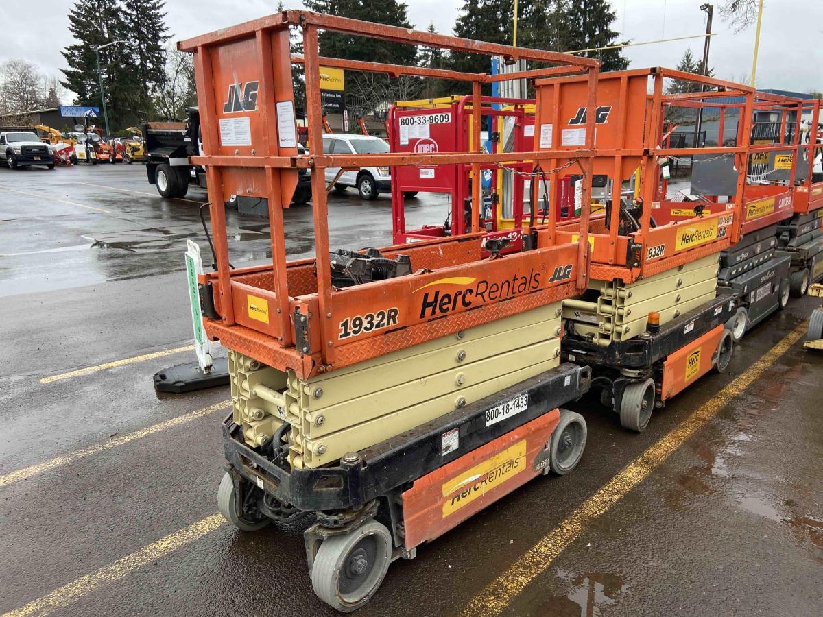 2017 JLG 1932R