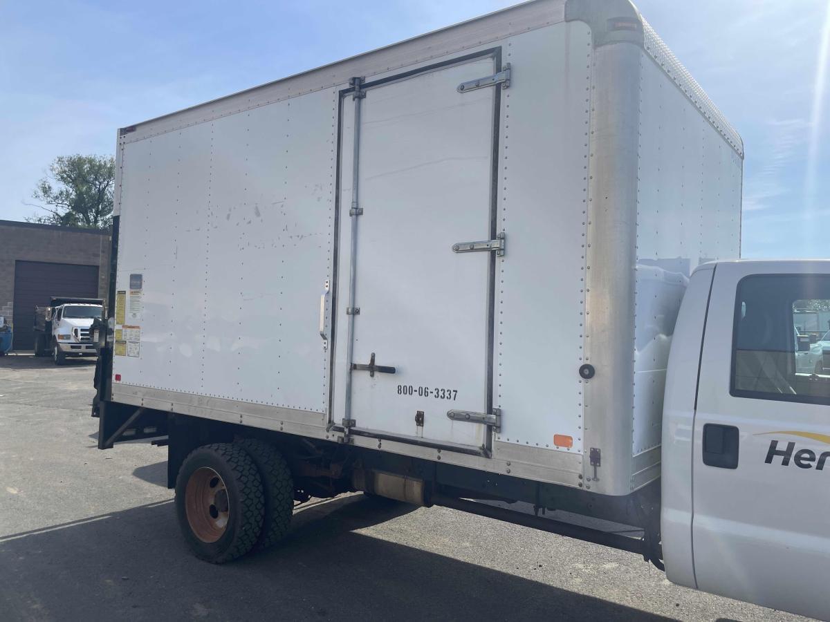 2015 Ford F550-3