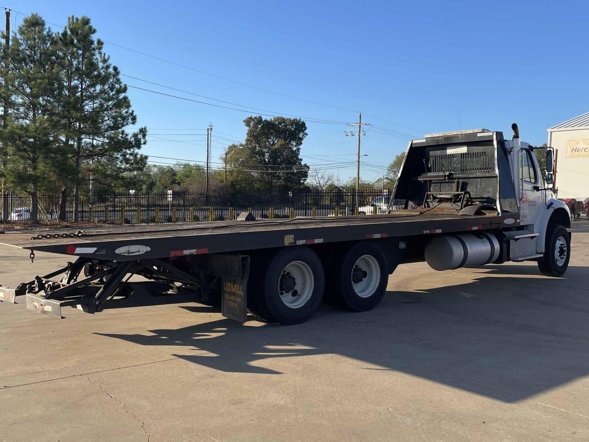 2018 Freightliner M2106