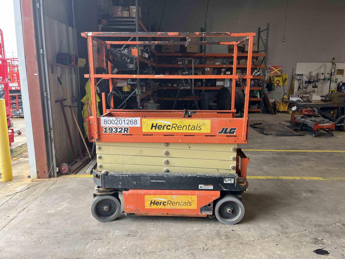2018 JLG 1932R