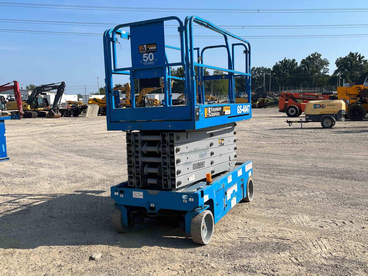 2016 Genie GS-4047