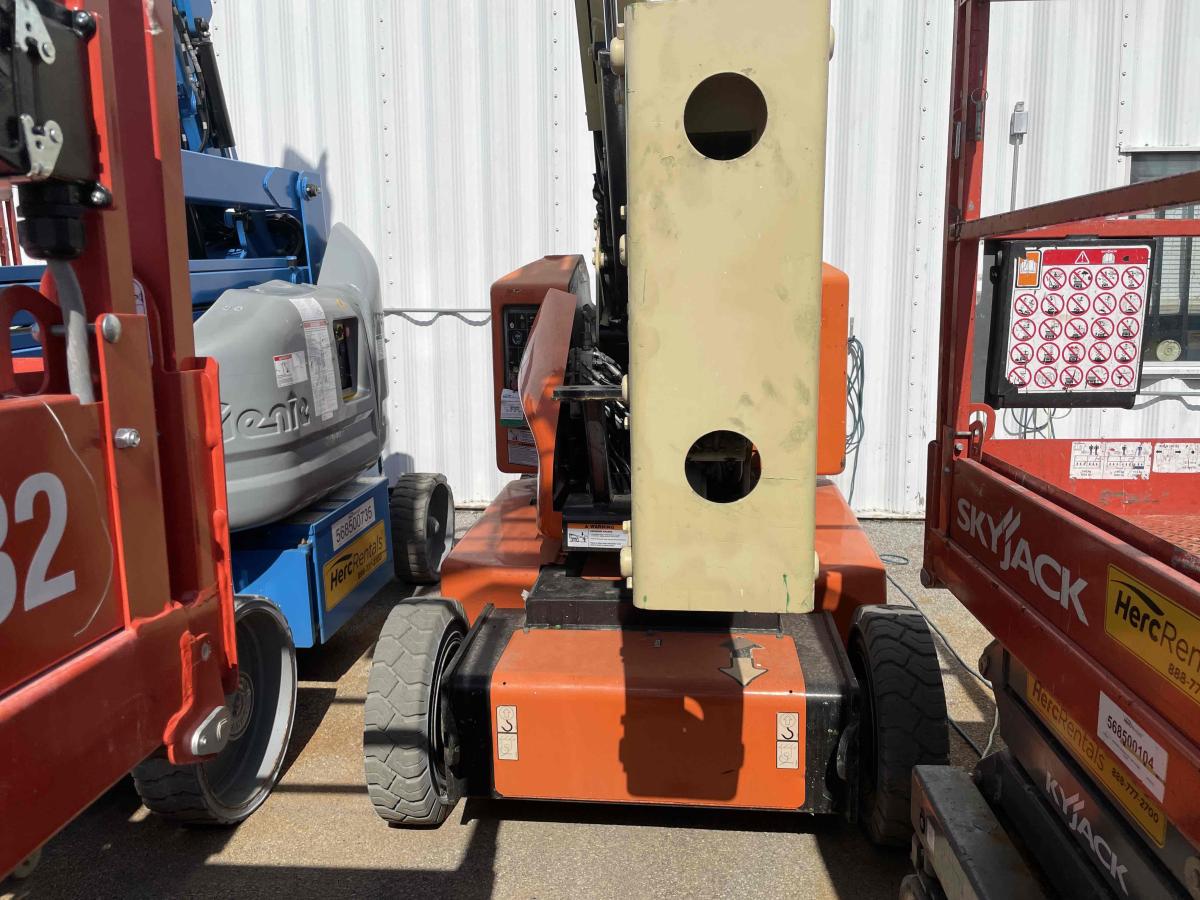 2007 JLG E400AJPN