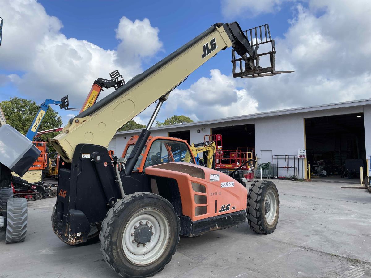 2018 JLG G6-42A-5