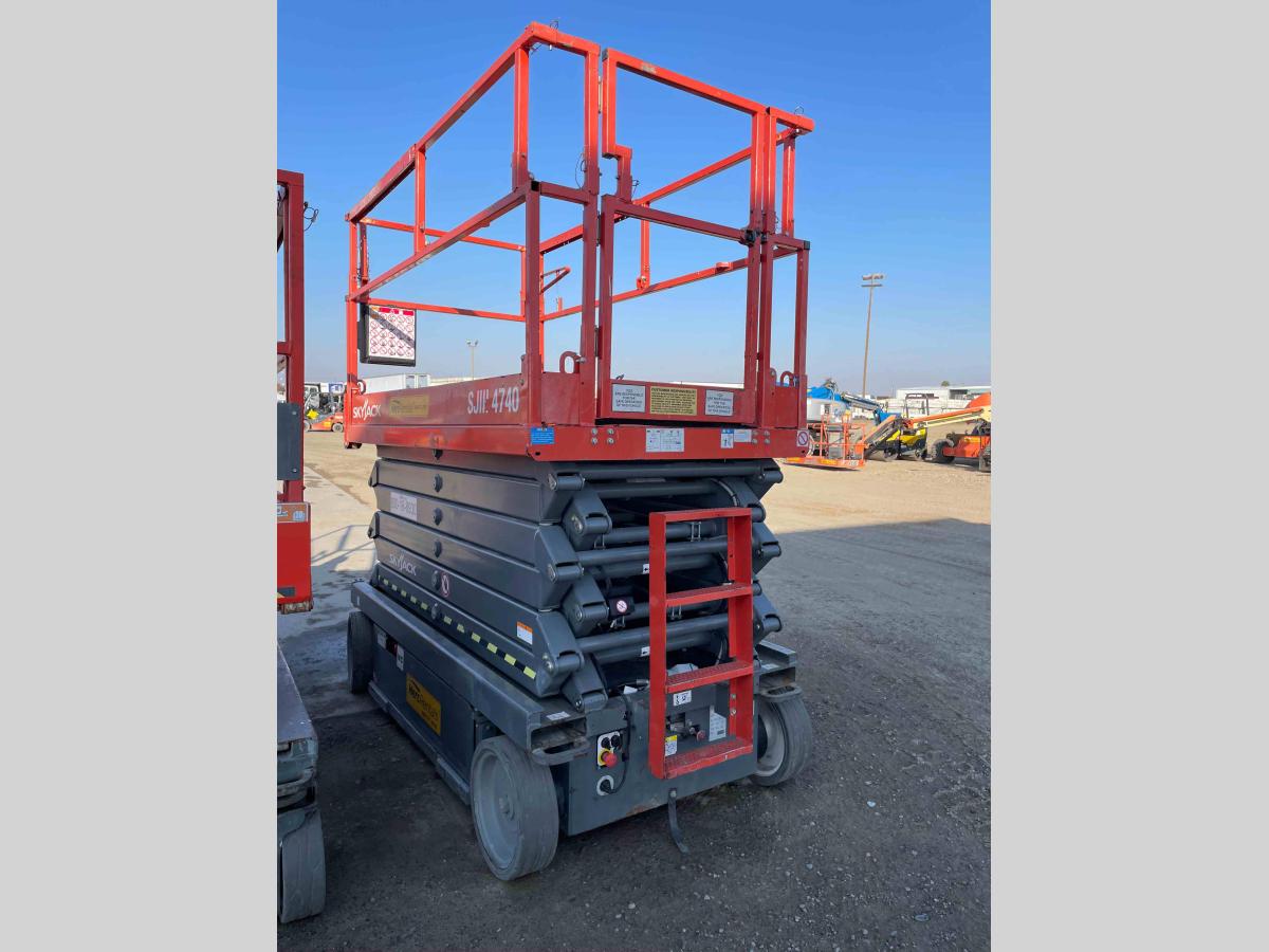 2017 Skyjack SJ4740
