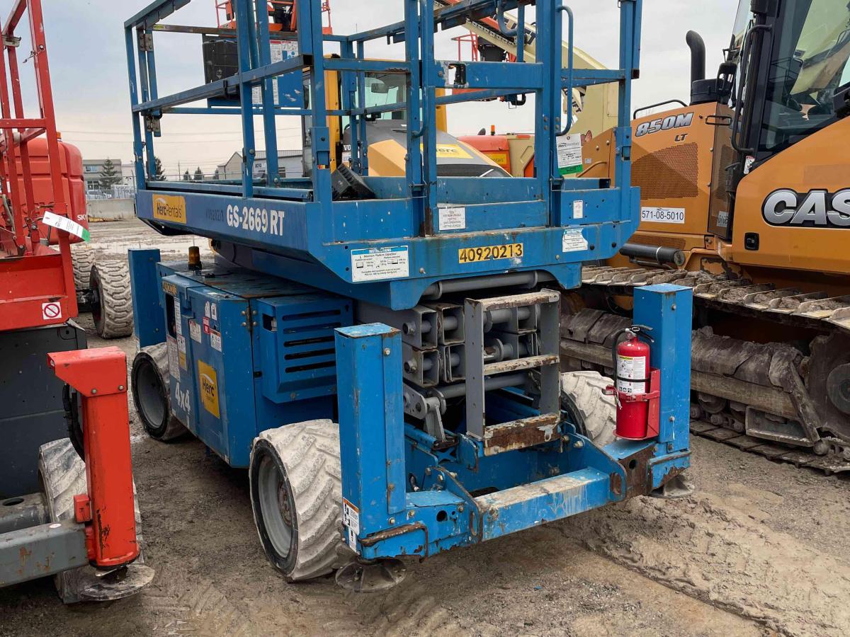 2013 Genie GS-2669 RT